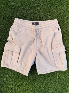 Hollister Men's Light Beige Cargo Shorts with Drawcord